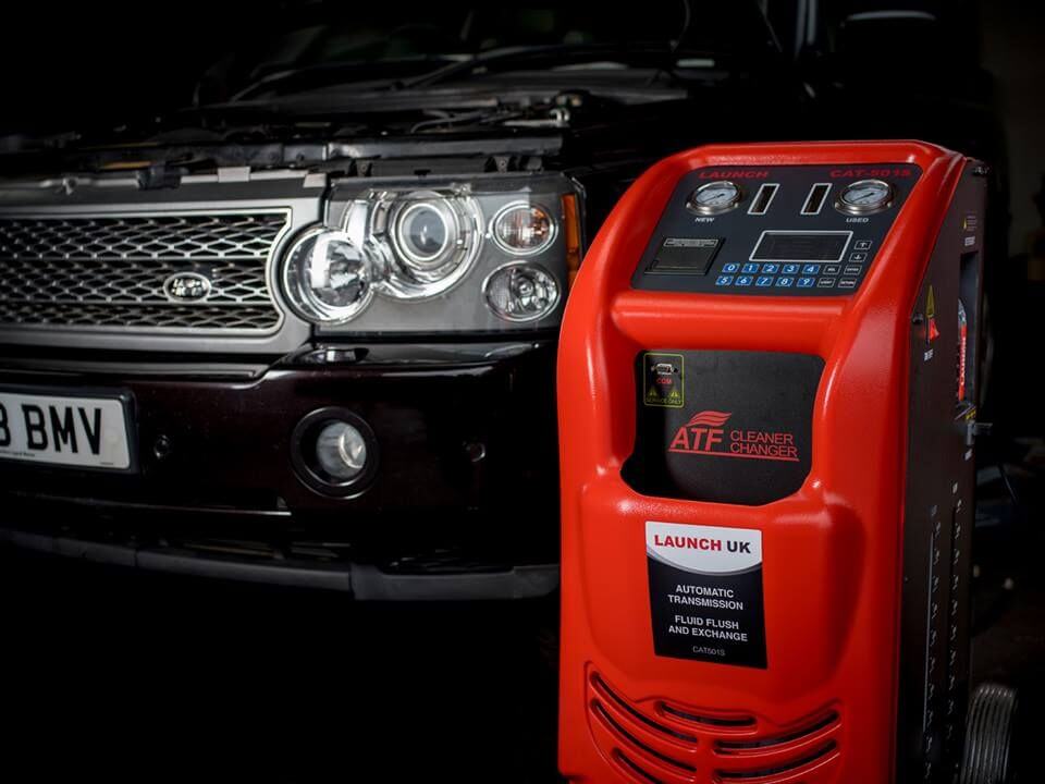 تعویض روغن گیربکس خودرو در فولادشهر با دستگاه پیشرفته